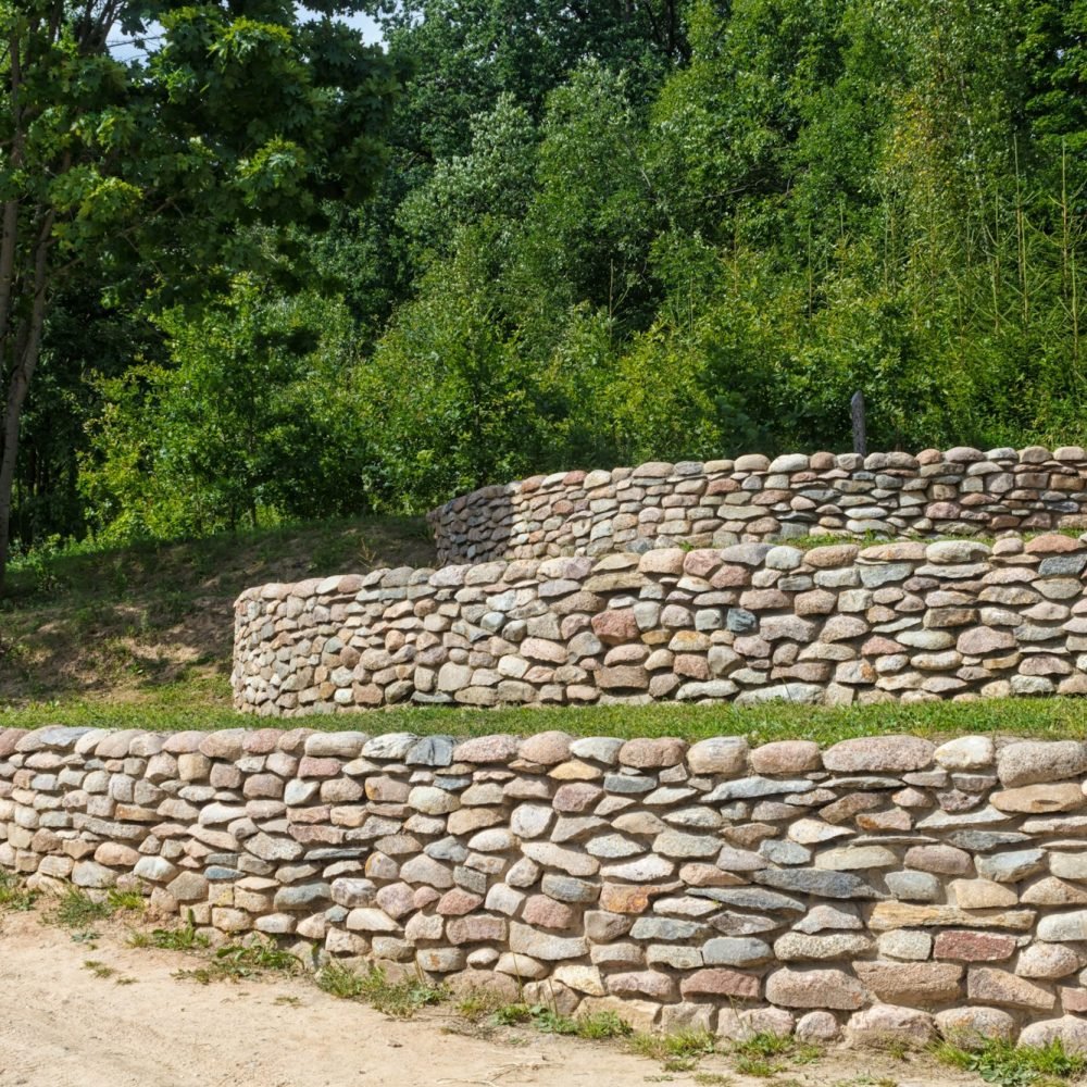 retaining wall of cobblestones